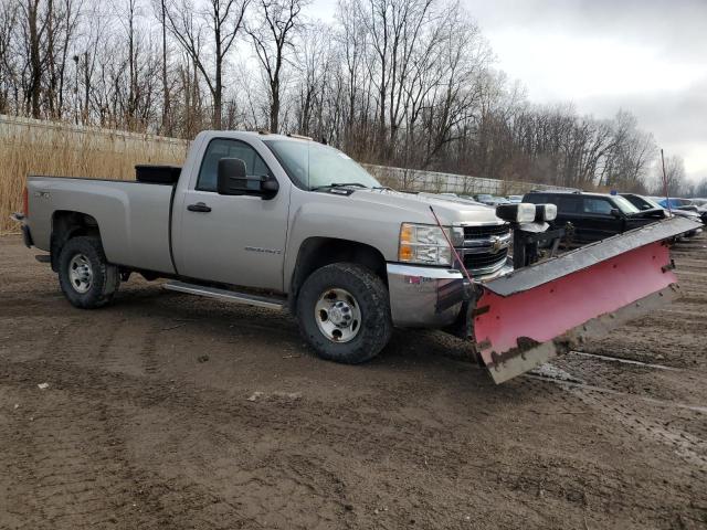 1GCHK24K38E102721 - 2008 CHEVROLET 2500 HD K2500 HEAVY DUTY SILVER photo 4