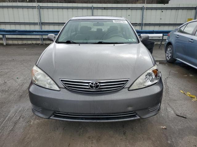 4T1BE30K35U516183 - 2005 TOYOTA CAMRY LE GRAY photo 5