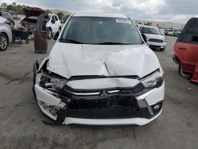 JA4AP3AW8JU021364 - 2018 MITSUBISHI OUTLANDER ES WHITE photo 5