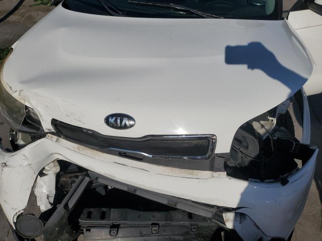 KNDJN2A24G7853911 - 2016 KIA SOUL WHITE photo 11