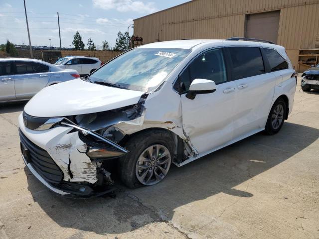 2021 TOYOTA SIENNA LE, 