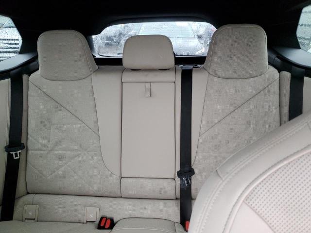 WB523CF04RCR15921 - 2024 BMW IX XDRIVE50 WHITE photo 10