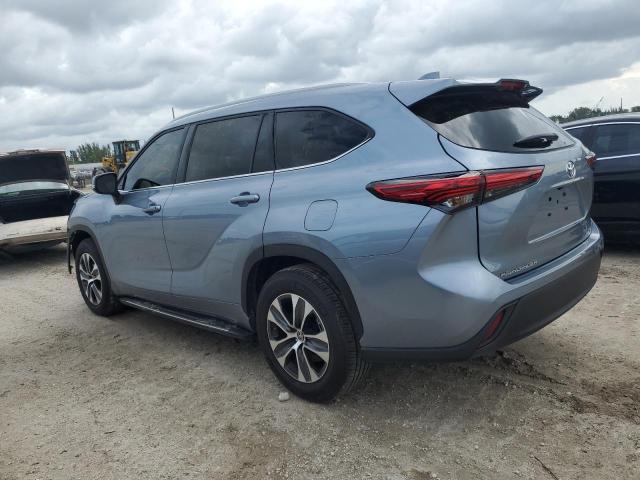 5TDHZRAH0NS133511 - 2022 TOYOTA HIGHLANDER XLE BLUE photo 2