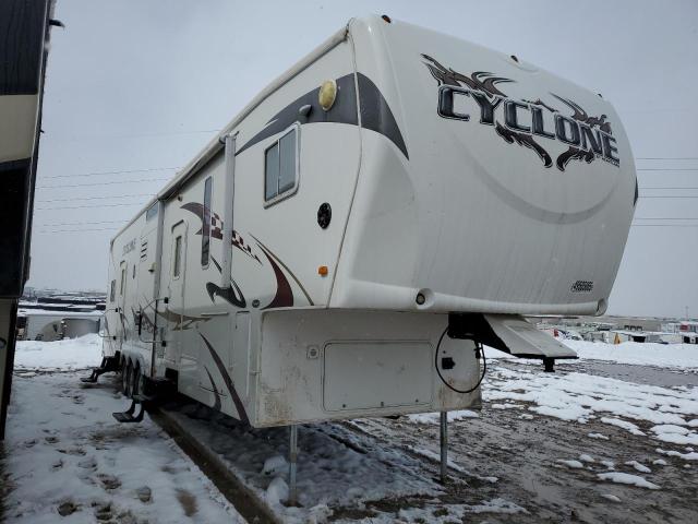 5SFGF403X9E050691 - 2009 HEARTLAND CYCLONE Ақ фото 1