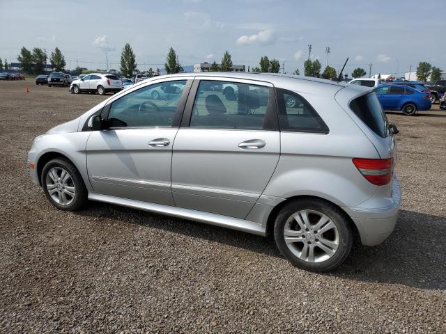 WDDFH3DB4BJ700817 - 2011 MERCEDES-BENZ B200 SILVER photo 2