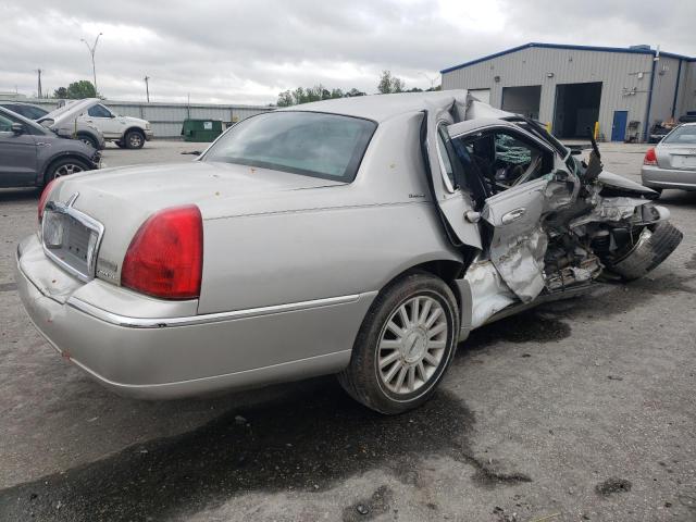 1LNHM81W13Y703987 - 2003 LINCOLN TOWN CAR EXECUTIVE SILVER photo 3