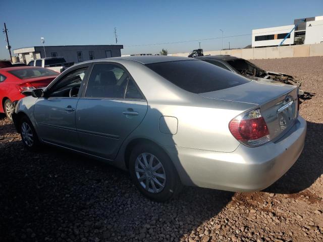 JTDBE32K753019256 - 2005 TOYOTA CAMRY LE SILVER photo 2