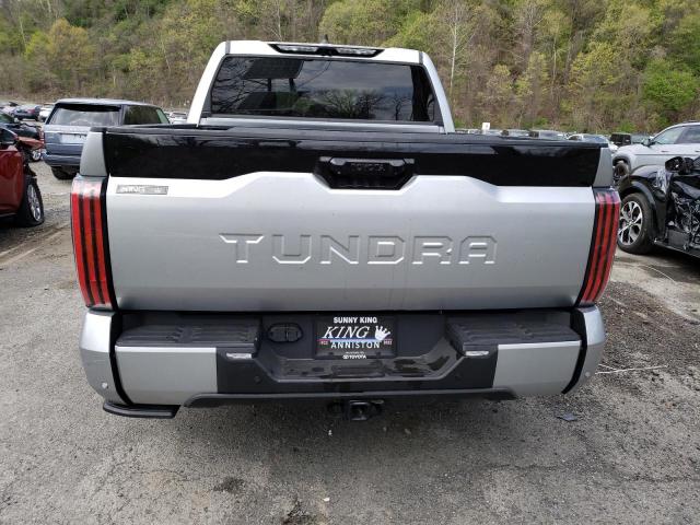 5TFNA5AB7NX016582 - 2022 TOYOTA TUNDRA CREWMAX PLATINUM Silber Foto 6
