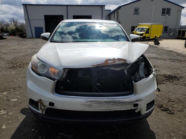 5TDBKRFH7FS145708 - 2015 TOYOTA HIGHLANDER LE WHITE photo 5