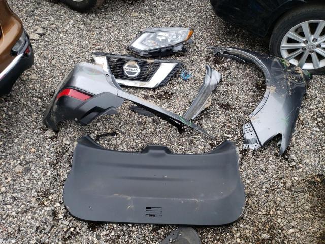 KNMAT2MV6JP504350 - 2018 NISSAN ROGUE S ნაცრისფერი ფოტო 13