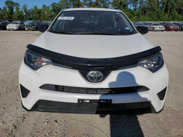 JTMZFREVXJJ162812 - 2018 TOYOTA RAV4 LE WHITE photo 5