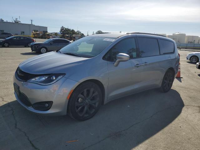 2C4RC1EG7JR198268 - 2018 CHRYSLER PACIFICA TOURING L PLUS SILVER photo 1