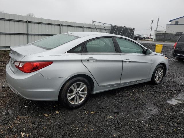 5NPEB4AC8DH777275 - 2013 HYUNDAI SONATA GLS SILVER photo 3