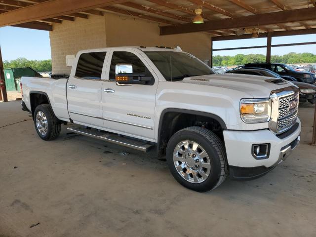 1GT12UEY2JF233767 - 2018 GMC SIERRA K2500 DENALI WHITE photo 4