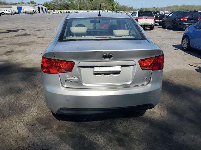 KNAFU4A28D5738320 - 2013 KIA FORTE EX SILVER photo 6