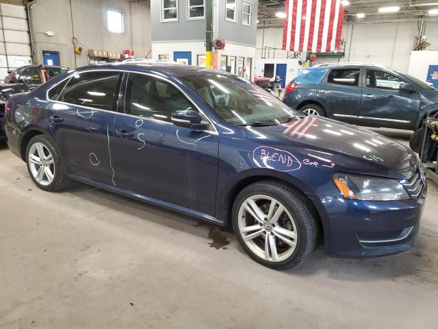 1VWBS7A37EC069372 - 2014 VOLKSWAGEN PASSAT SE BLUE photo 4