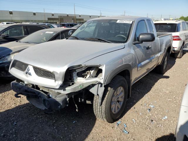 1Z7HC32K56S542688 - 2006 MITSUBISHI RAIDER DUROCROSS SILVER photo 1