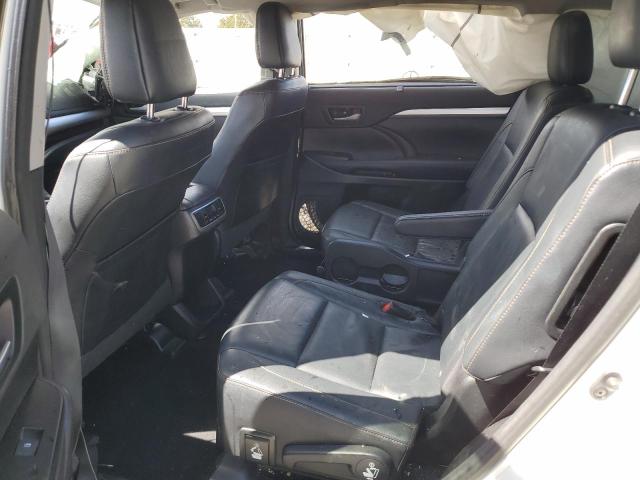 5TDJKRFH0GS302055 - 2016 TOYOTA HIGHLANDER XLE WHITE photo 11