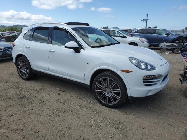 WP1AF2A20DLA33033 - 2013 PORSCHE CAYENNE WHITE photo 4