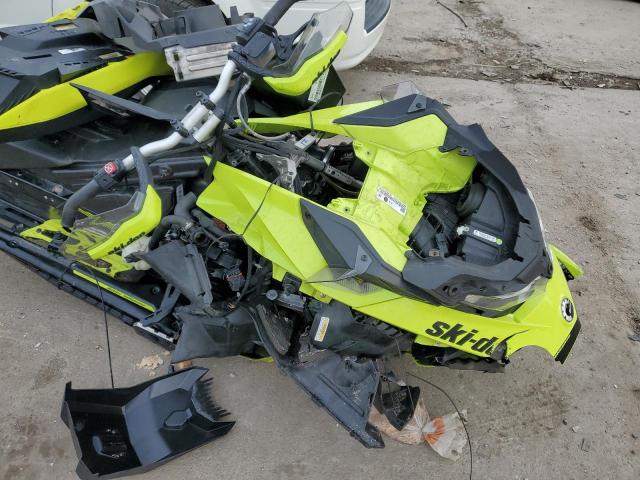 2BPSUWJEXJV000127 - 2018 SKI DOO RENEGADE YELLOW photo 9