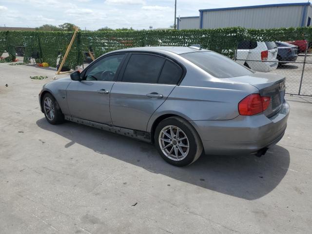 WBAPH7C5XAA176022 - 2010 BMW 328 I SILVER photo 2