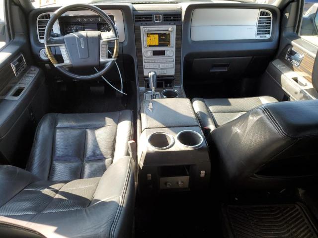 5LMJJ2J57AEJ06191 - 2010 LINCOLN NAVIGATOR BLACK photo 8