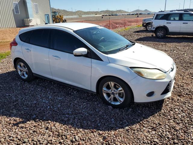 1FADP3K22DL298090 - 2013 FORD FOCUS SE WHITE photo 4