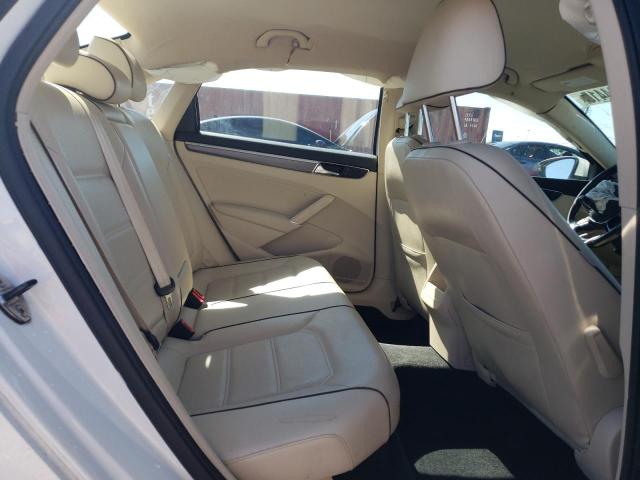 1VWDT7A36HC046966 - 2017 VOLKSWAGEN PASSAT R-LINE თეთრი ფოტო 10