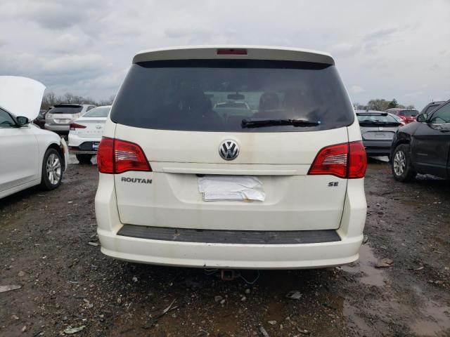 2C4RVABG0CR355639 - 2012 VOLKSWAGEN ROUTAN SE WHITE photo 6