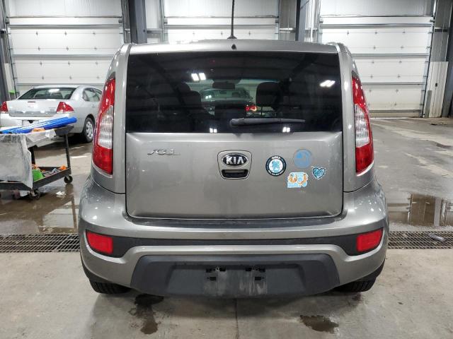 KNDJT2A65D7621127 - 2013 KIA SOUL + GRAY photo 6