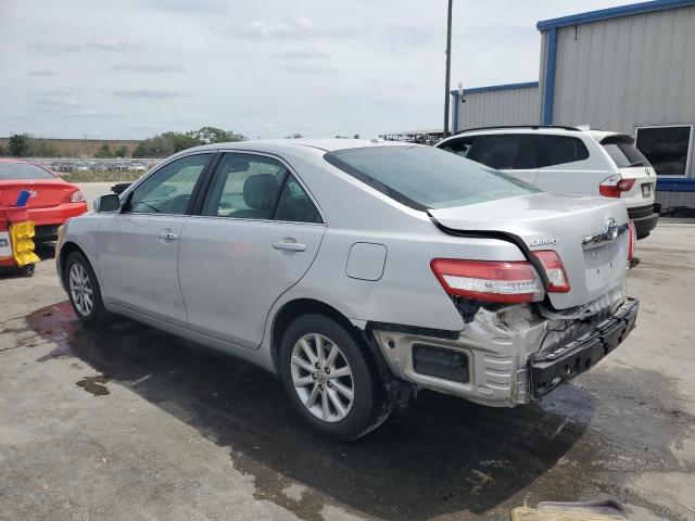 4T4BF3EK0BR122583 - 2011 TOYOTA CAMRY BASE SILVER photo 2