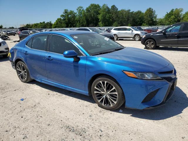 4T1G11AK8LU328891 - 2020 TOYOTA CAMRY SE BLUE photo 4