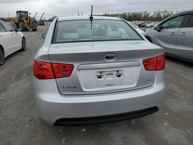 KNAFU4A25C5626279 - 2012 KIA FORTE EX SILVER photo 6