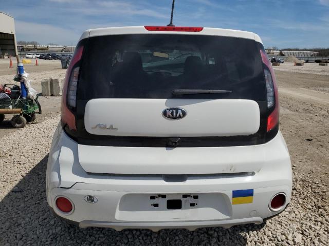 KNDJP3A56K7693095 - 2019 KIA SOUL + WHITE photo 6