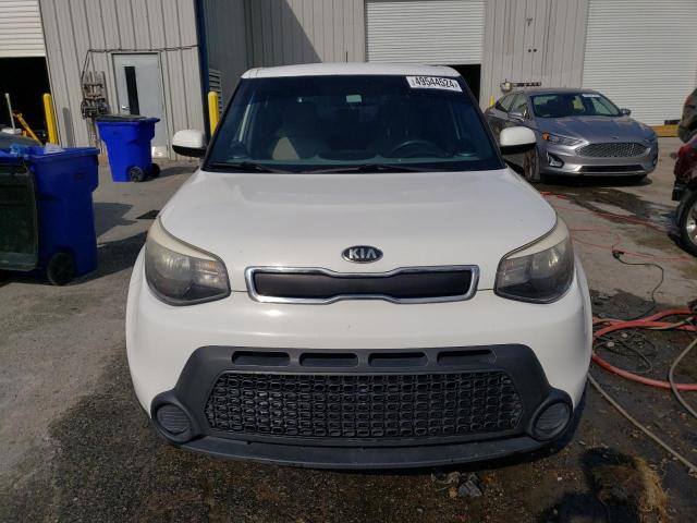 KNDJN2A22G7248723 - 2016 KIA SOUL WHITE photo 5