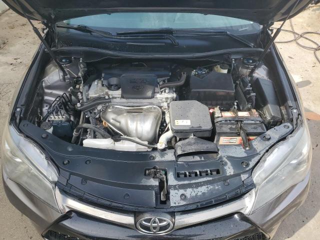 4T1BF1FK8HU776575 - 2017 TOYOTA CAMRY LE GRAY photo 11