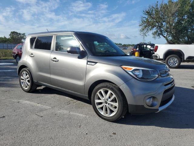 KNDJP3A59H7495300 - 2017 KIA SOUL + SILVER photo 4