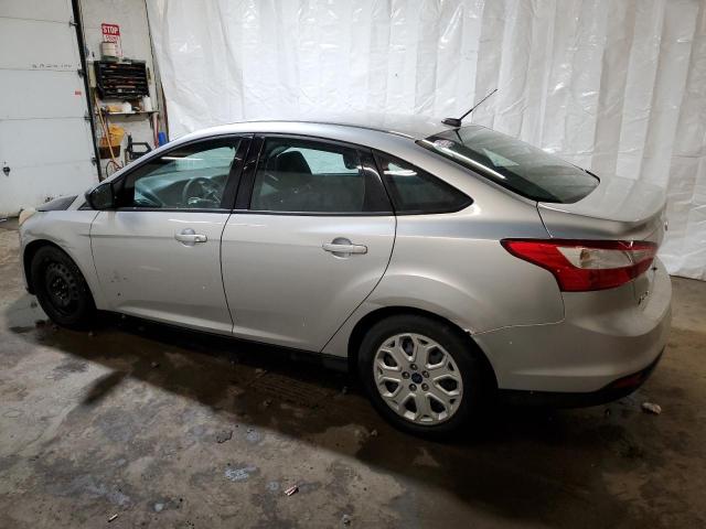 1FAHP3F28CL358660 - 2012 FORD FOCUS SE SILVER photo 2