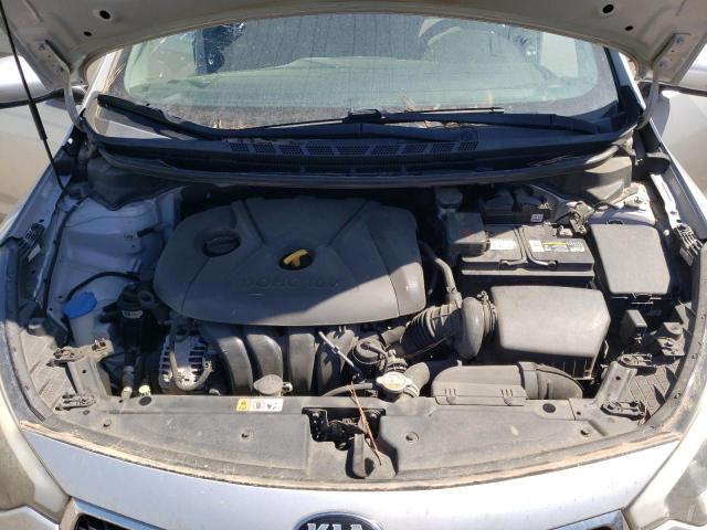 KNAFK4A67G5573759 - 2016 KIA FORTE LX SILVER photo 11