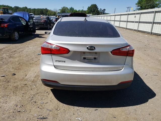 KNAFK4A67G5573759 - 2016 KIA FORTE LX SILVER photo 6