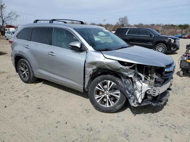 5TDJKRFH3GS307735 - 2016 TOYOTA HIGHLANDER XLE 银色 照片 4