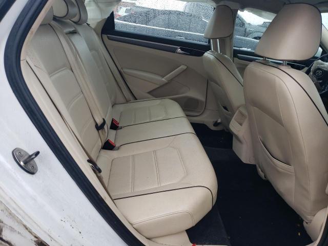 1VWDT7A32HC001586 - 2017 VOLKSWAGEN PASSAT R-LINE Weiß Foto 10