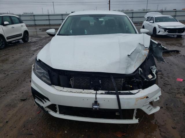 1VWDT7A32HC001586 - 2017 VOLKSWAGEN PASSAT R-LINE Weiß Foto 5