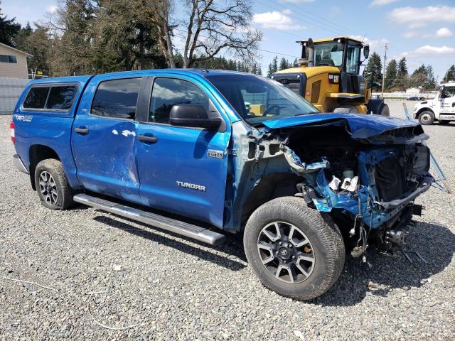 5TFDY5F17HX623464 - 2017 TOYOTA TUNDRA CREWMAX SR5 BLUE photo 4