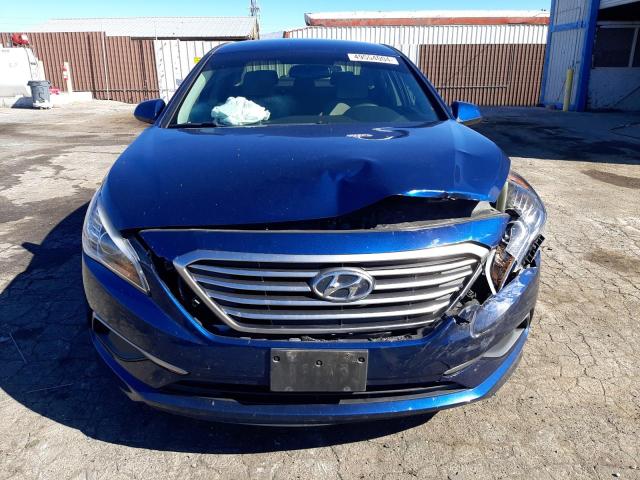 5NPE24AF3GH260318 - 2016 HYUNDAI SONATA SE BLUE photo 5