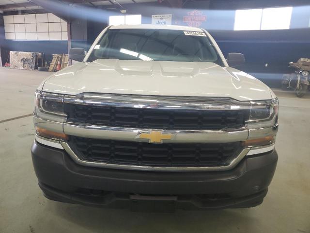 1GCVKNEH9JZ186873 - 2018 CHEVROLET SILVERADO K1500 WHITE photo 5