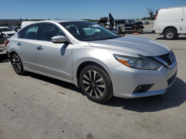 1N4AL3AP8JC134981 - 2018 NISSAN ALTIMA 2.5 SILVER photo 4