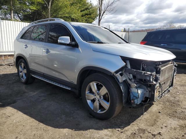 5XYKUDA20CG256156 - 2012 KIA SORENTO EX SILVER photo 4