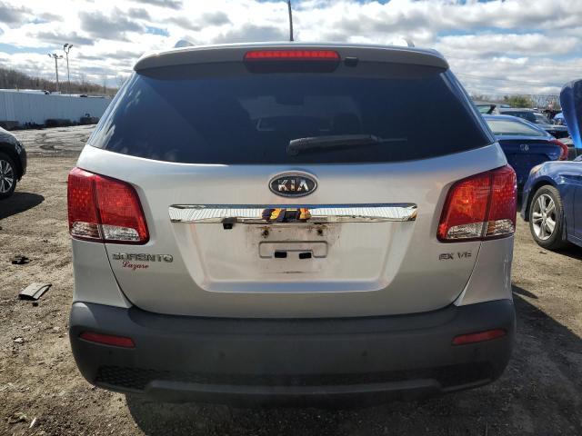 5XYKUDA20CG256156 - 2012 KIA SORENTO EX SILVER photo 6