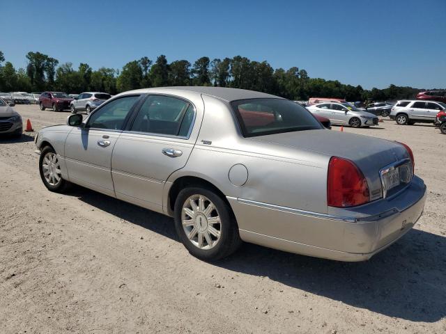 1LNHM82V97Y601297 - 2007 LINCOLN TOWN CAR SIGNATURE LIMITED SILVER photo 2